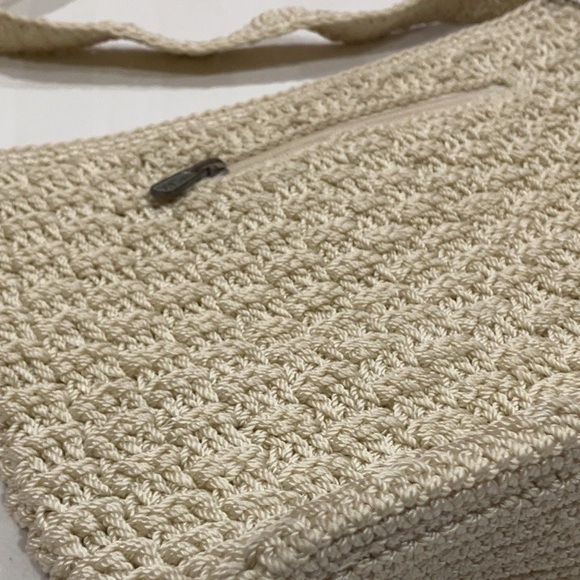 Elegant Cream Crochet Shoulder/Crossbody Bag - Picture 2 of 6